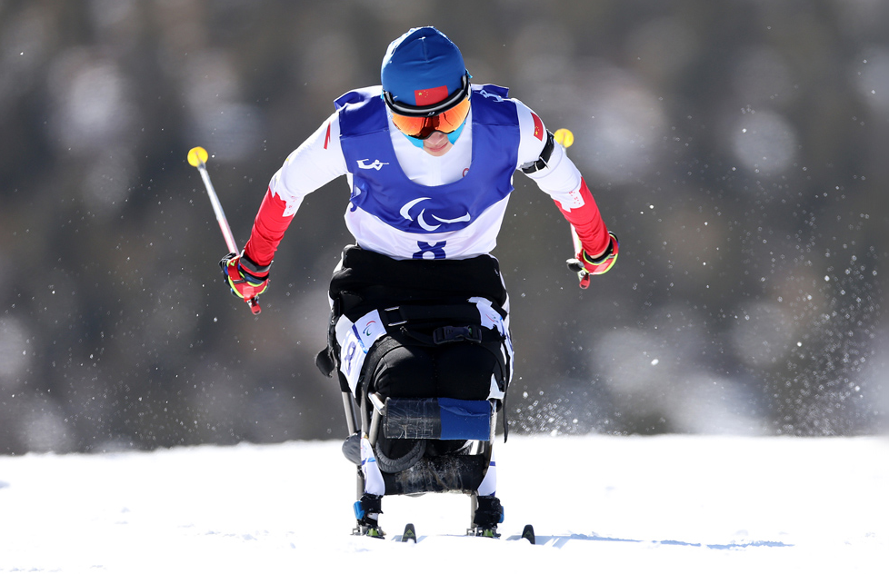 中国队选手夺冠！残奥冬季两项：速度与精准的挑战！休闲区蓝鸢梦想 - Www.slyday.coM