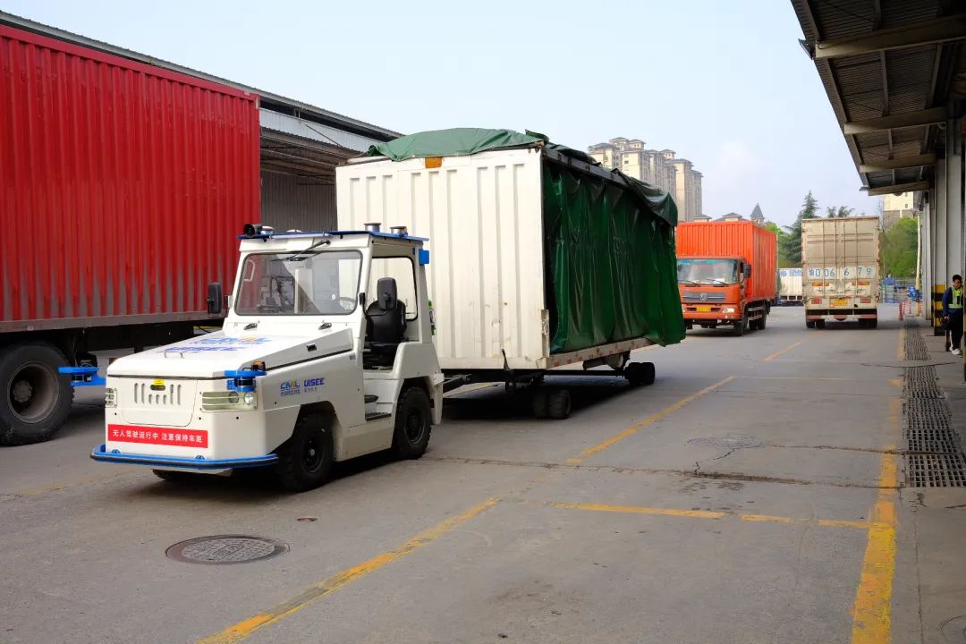 长安民生物流厂区无人驾驶配送车.长安民生物流供图