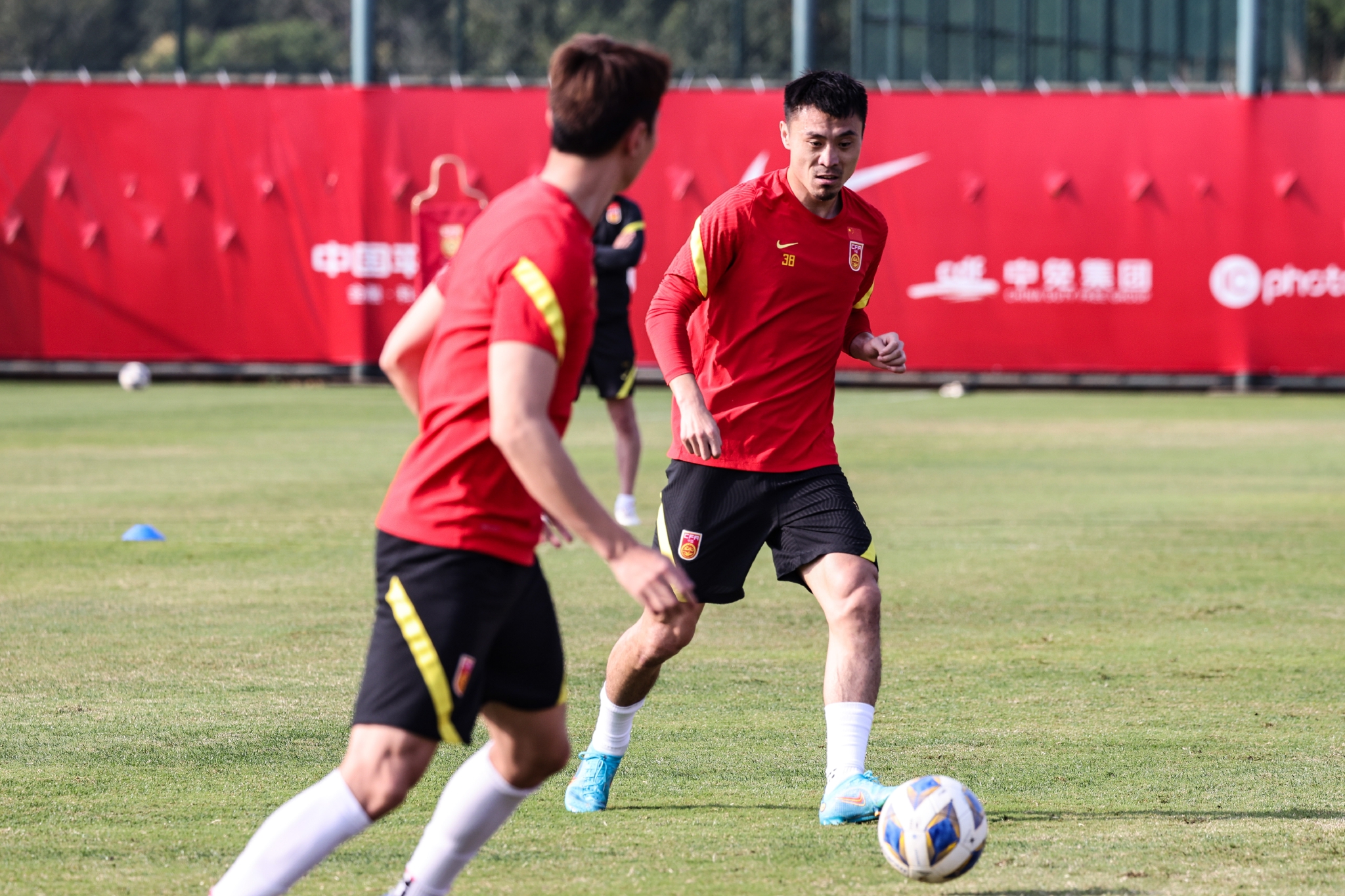 足球——国足海口集训备战世预赛|中国队|足球|中国男足_新浪新闻