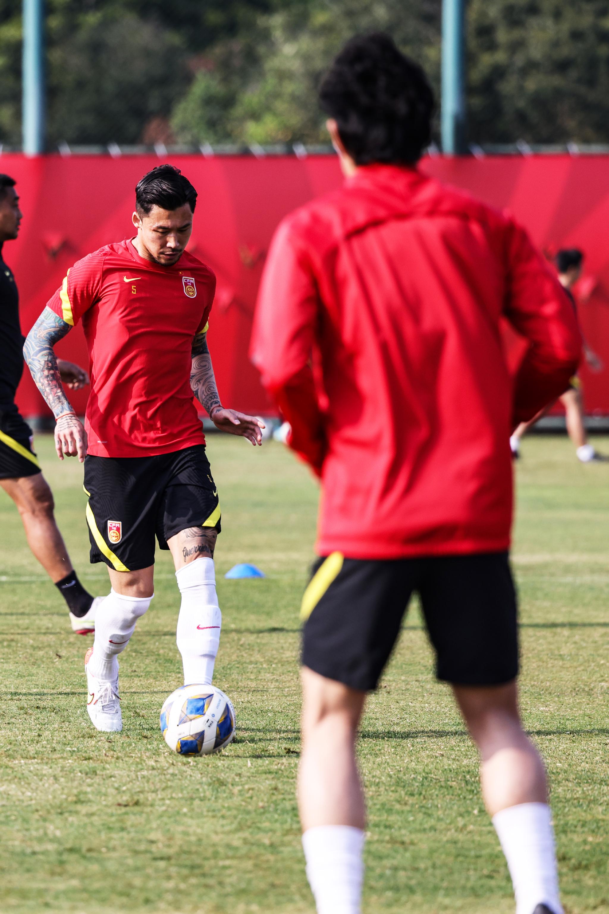 足球——国足海口集训备战世预赛|中国队|足球|中国男足_新浪新闻