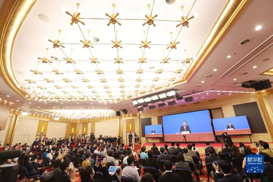 李克强总理回答中外记者提问：今年GDP目标增速5.5% 、实
