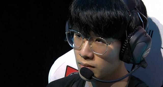 theshy被新人打哭了游戏结束现痛苦面具tes七连胜挺进季后赛