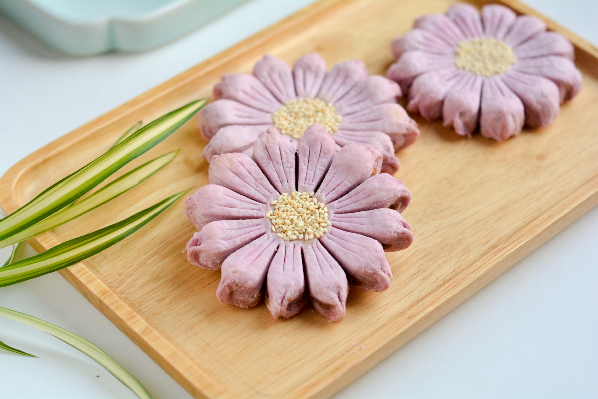 美不胜收的紫薯菊花酥看一眼就喜欢了入口即化清爽不油腻