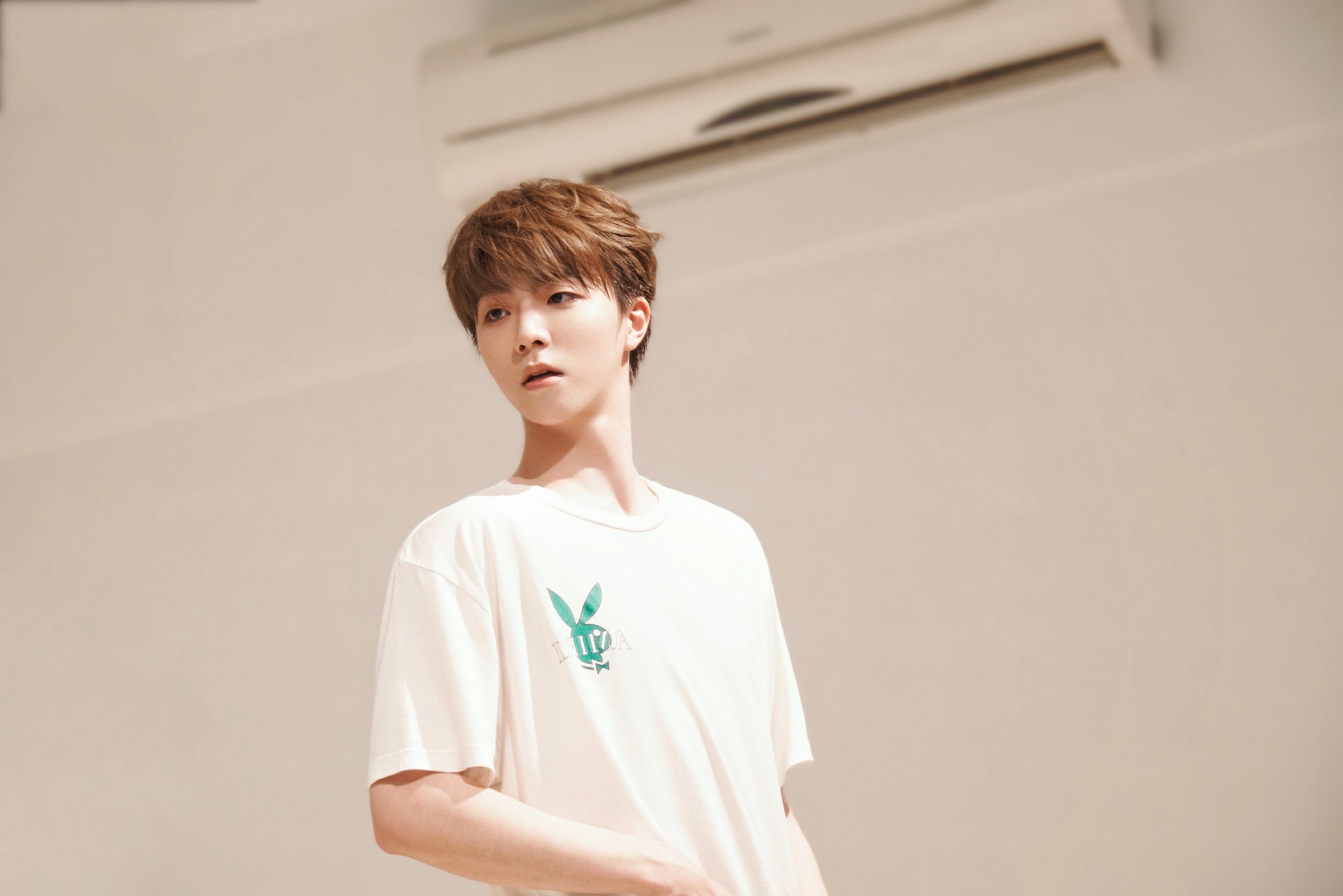 陈立农练习室侧拍