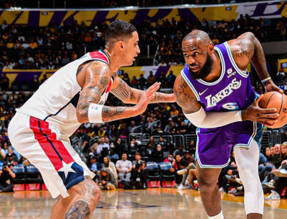 詹姆斯50分带队取胜！美媒公布两数据，球迷沉默了：这是真烂！休闲区蓝鸢梦想 - Www.slyday.coM