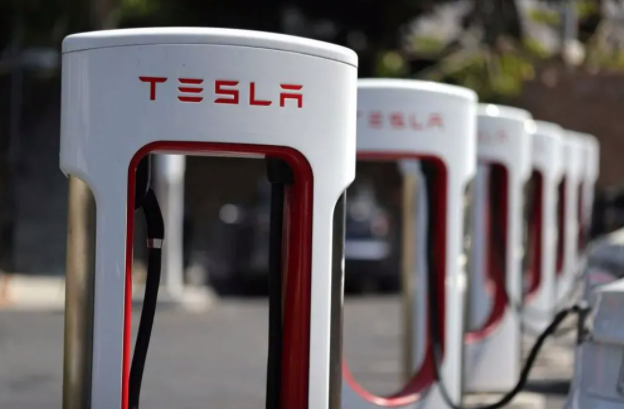 特斯拉真狠！部分车型上调1万元，网友：这是发了油价上涨的财？休闲区蓝鸢梦想 - Www.slyday.coM