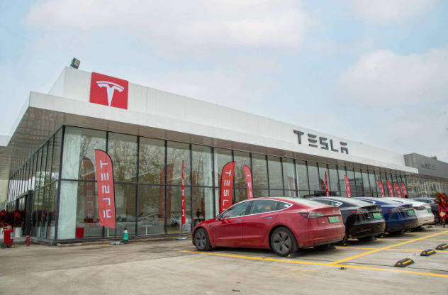 特斯拉真狠！部分车型上调1万元，网友：这是发了油价上涨的财？休闲区蓝鸢梦想 - Www.slyday.coM