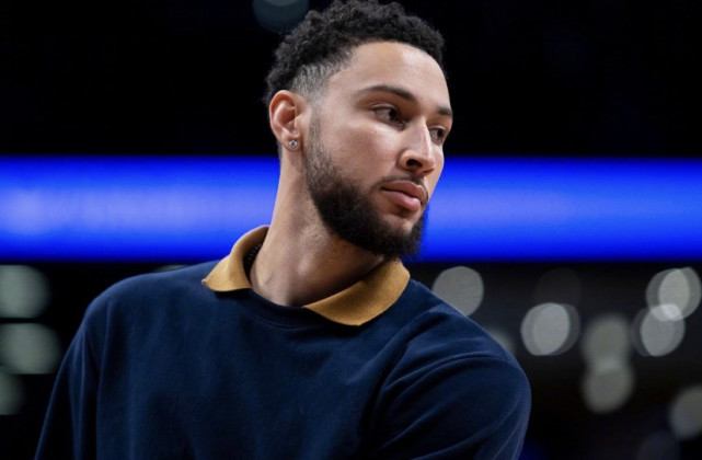 西蒙斯遭疯狂嘲讽！76人主场球迷骂其懦夫，会与恩比德互动吗？休闲区蓝鸢梦想 - Www.slyday.coM