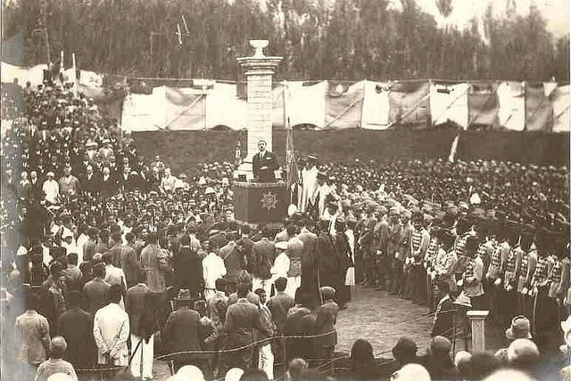 32张活久未见的照片，8岁女孩智商超过爱因斯坦，世界上最大的花休闲区蓝鸢梦想 - Www.slyday.coM