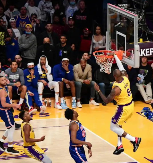 神了!湖人拿下卡位关键战,老詹3场比赛2场50+,这像37岁?休闲区蓝鸢梦想 - Www.slyday.coM 神了!湖人拿下卡位关键战,老詹3场比赛2场50+,这像37岁?休闲区蓝鸢梦想 - Www.slyday.coM