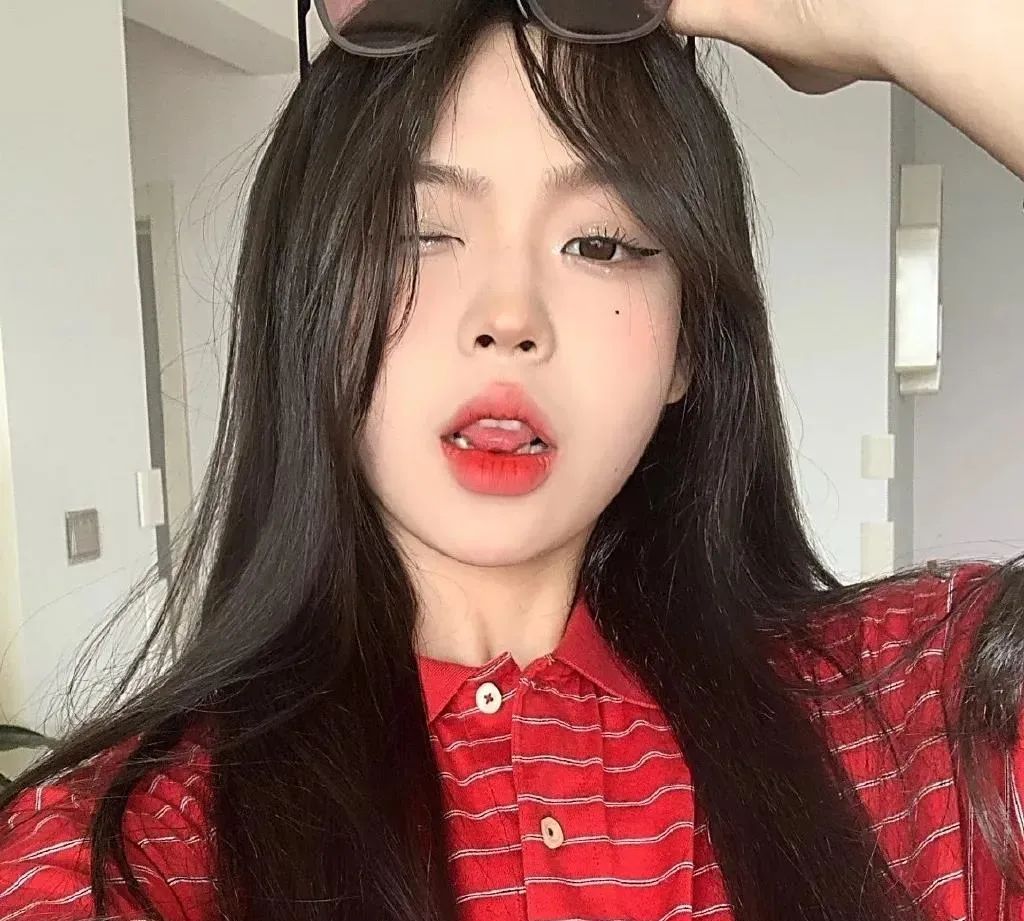 漂亮精致的气质女生头像