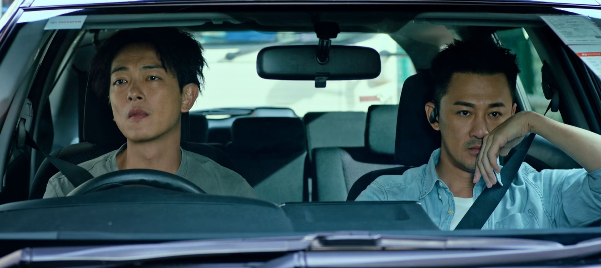 林峯与梁竞徽梦回使徒行者新港剧开播开局就飙车