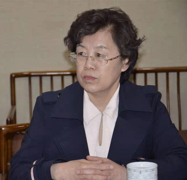 张宝英结合30多年来的独创的教学经验,介绍了她主编,由中国石油大学