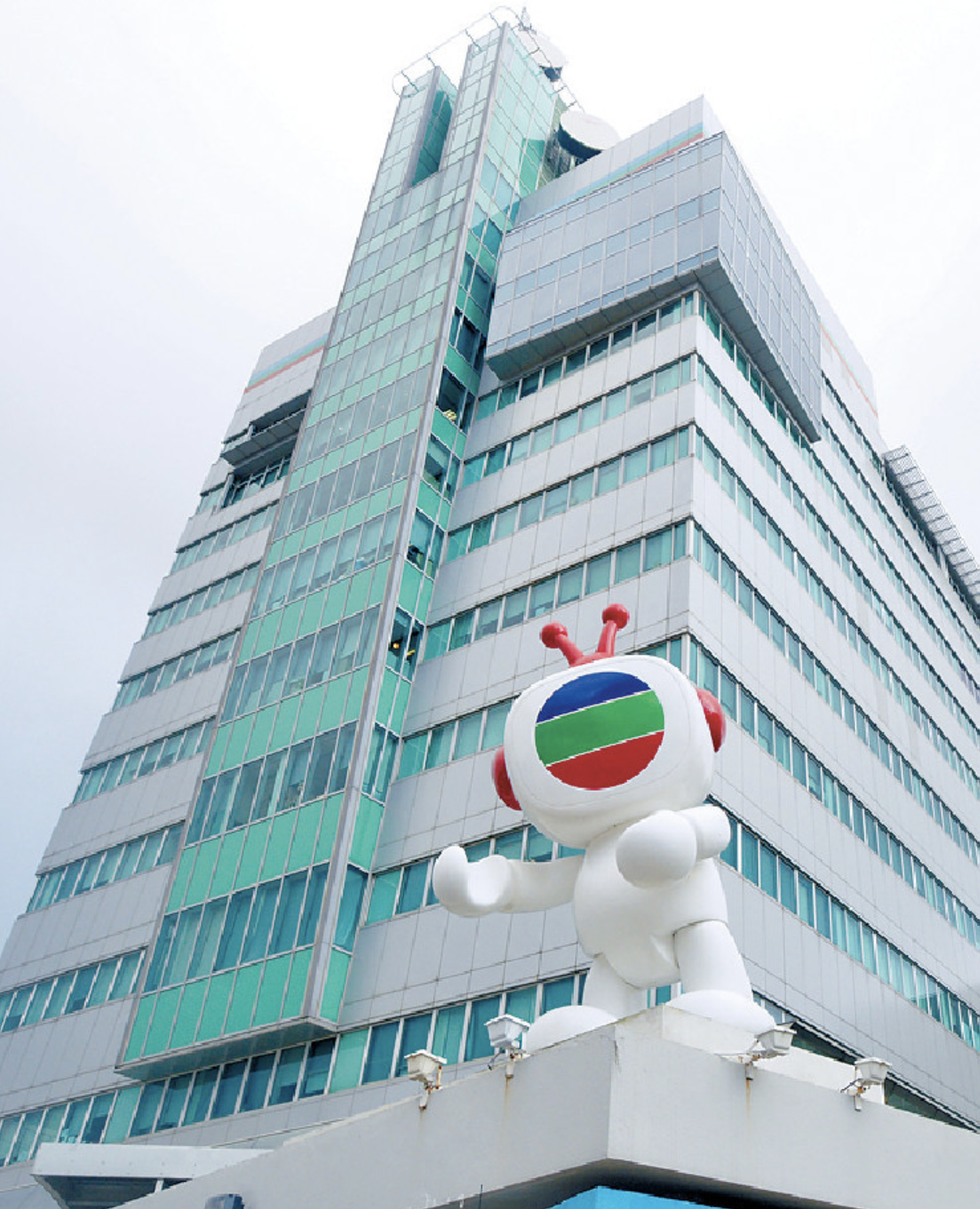 tvb实施三周闭环工作模式曾志伟带头响应声称犹如离港拍电影