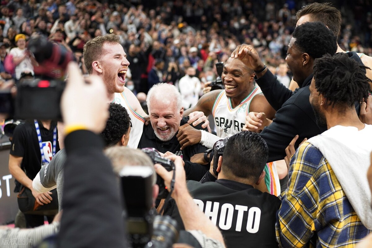 仅一夜！詹姆斯50分，湖人胜奇才，哈登又逛夜店，波波维奇创纪录休闲区蓝鸢梦想 - Www.slyday.coM