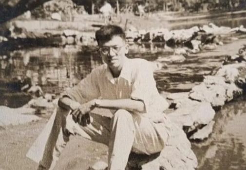 著名导演谢晋：3个儿子,2个智障,1个肝癌,他的一生比黄连还苦休闲区蓝鸢梦想 - Www.slyday.coM