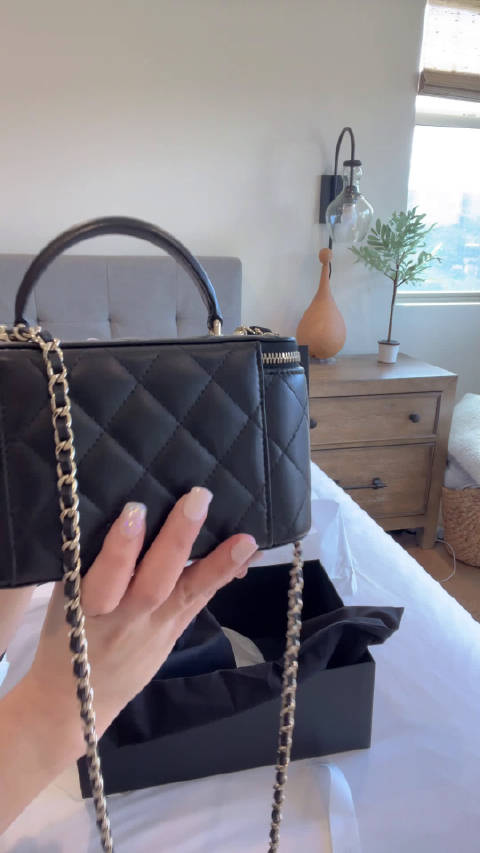chanel 22P 羊皮小化妝盒开箱 這条才剛弄好~22S 又一大波來袭……_新浪新闻