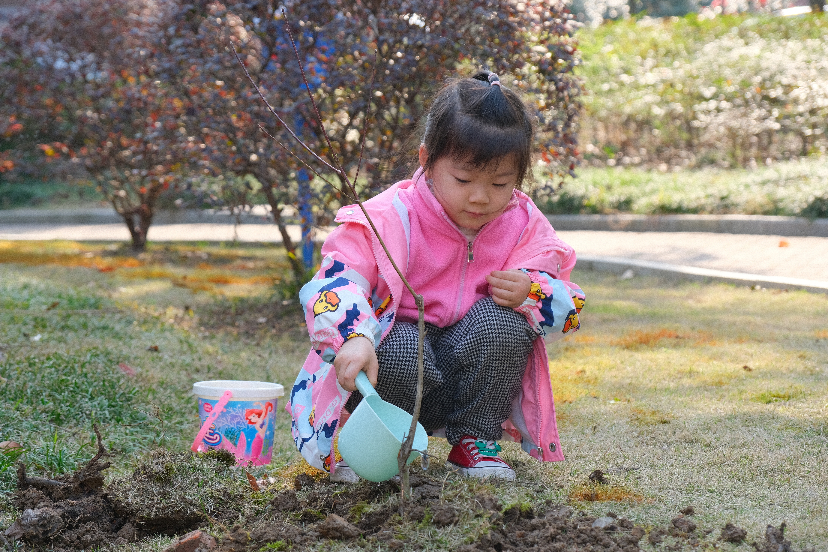 黄州某小区对居民的爱，已经到了宠溺的程度休闲区蓝鸢梦想 - Www.slyday.coM