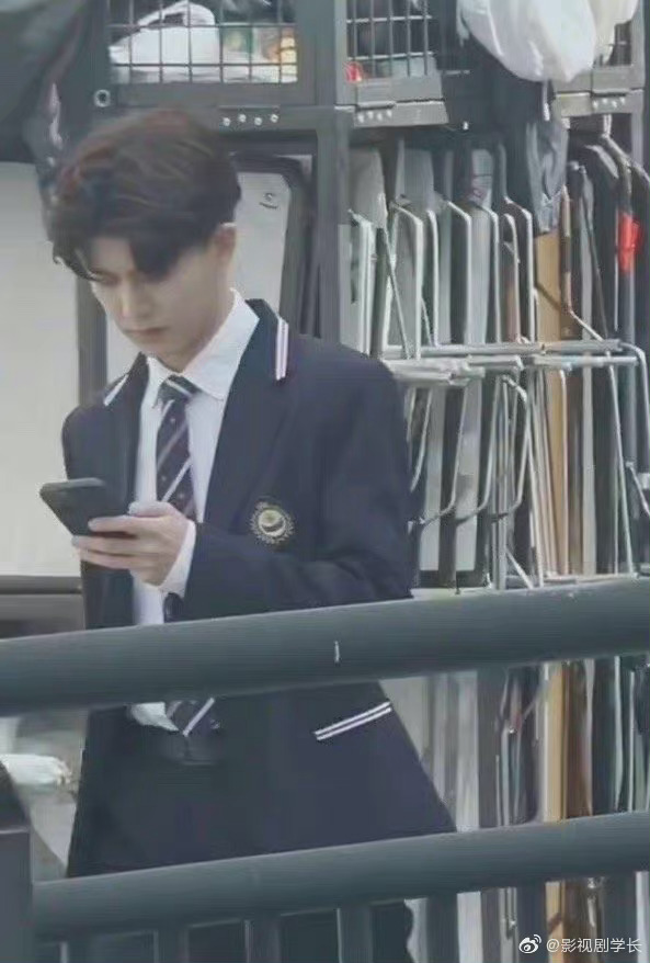 任嘉伦暮色心约校服路透元气满满676767期待02