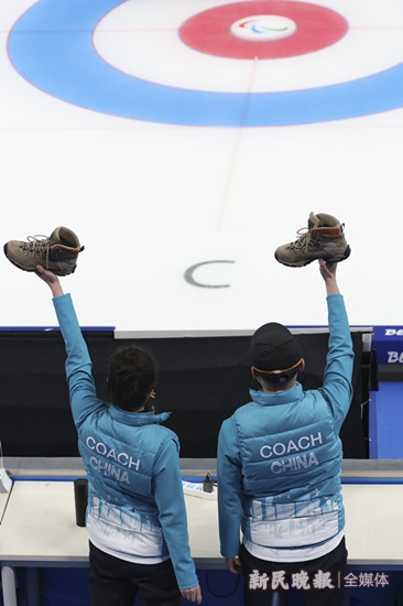 杀入冬残奥会决赛的中国轮椅冰壶队为何举靴庆祝？休闲区蓝鸢梦想 - Www.slyday.coM