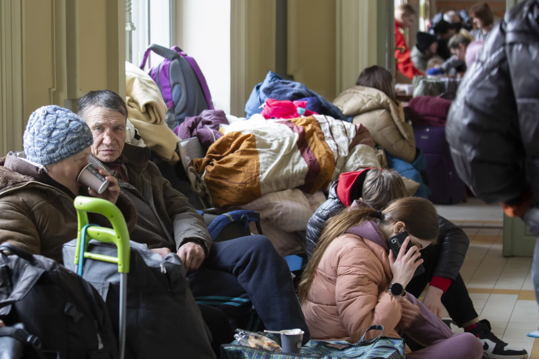 乌克兰难民已超250万欧洲难以招架