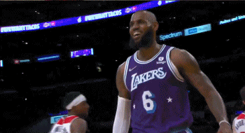 看哭了！詹姆斯狂砍50分7板6助！对天咆哮！休闲区蓝鸢梦想 - Www.slyday.coM