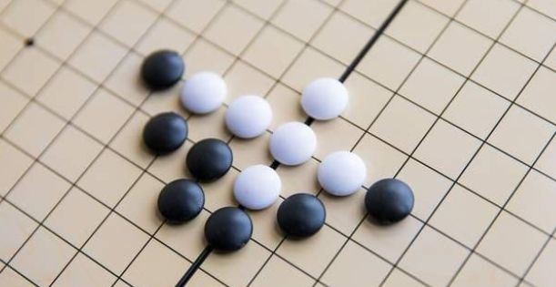 BLG官宣UZI首发，猪狗大战今日上演，神的机遇终于到来！休闲区蓝鸢梦想 - Www.slyday.coM