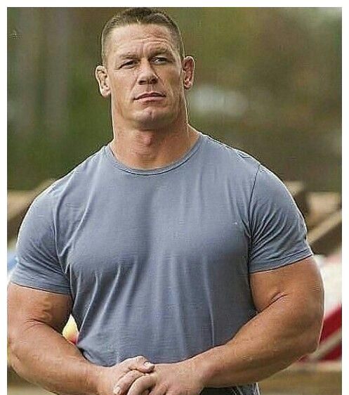 下一个好莱坞传奇约翰塞纳能否复制巨石强森的成功之路