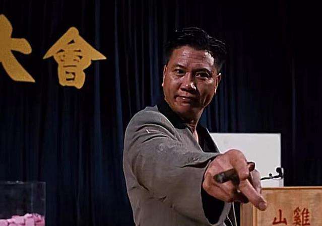 64岁万梓良再惹争议精神异常自拍狂笑不止周星驰为何坐视不理