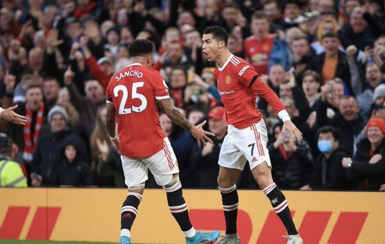 C罗帽子戏,登顶足坛第一射手!曼联3休闲区蓝鸢梦想 - Www.slyday.coM C罗帽子戏,登顶足坛第一射手!曼联3休闲区蓝鸢梦想 - Www.slyday.coM