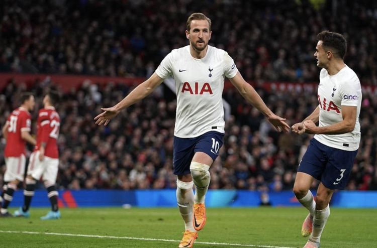 C罗帽子戏,登顶足坛第一射手!曼联3休闲区蓝鸢梦想 - Www.slyday.coM C罗帽子戏,登顶足坛第一射手!曼联3休闲区蓝鸢梦想 - Www.slyday.coM