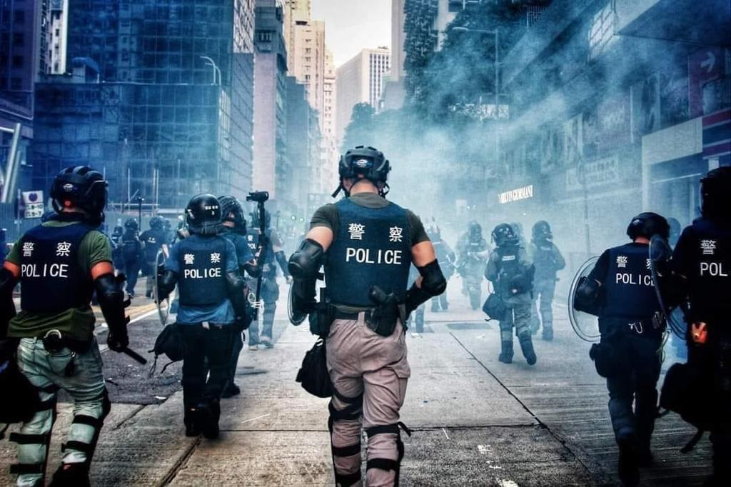 香江来信丨穿上防护装备上最前线 我们香港警察抗疫在行动 香港 退休 疫情 新浪新闻 香江来信丨穿上防护装备上最前线 我们香港警察抗疫在行动 香港 退休 疫情 新浪新闻