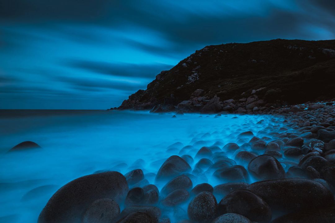 ○ 坐标:海南万宁东南角的海岸上