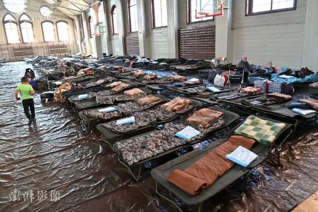 波兰什切青大学设立的乌克兰难民接待点 图源：澎湃影像