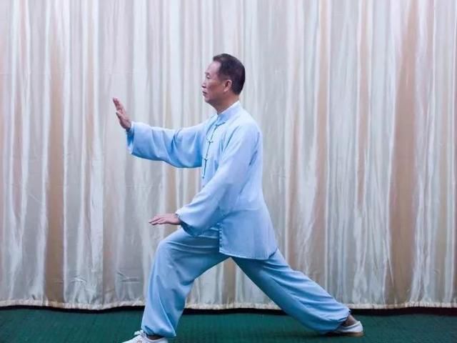 太极弓步的进阶练法