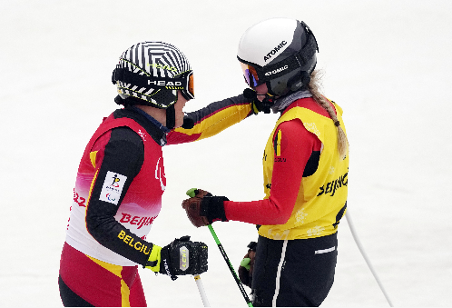冬残奥·投石问陆｜最亲的人陪你上赛场，北京冬残奥会上那些“家庭战队”休闲区蓝鸢梦想 - Www.slyday.coM