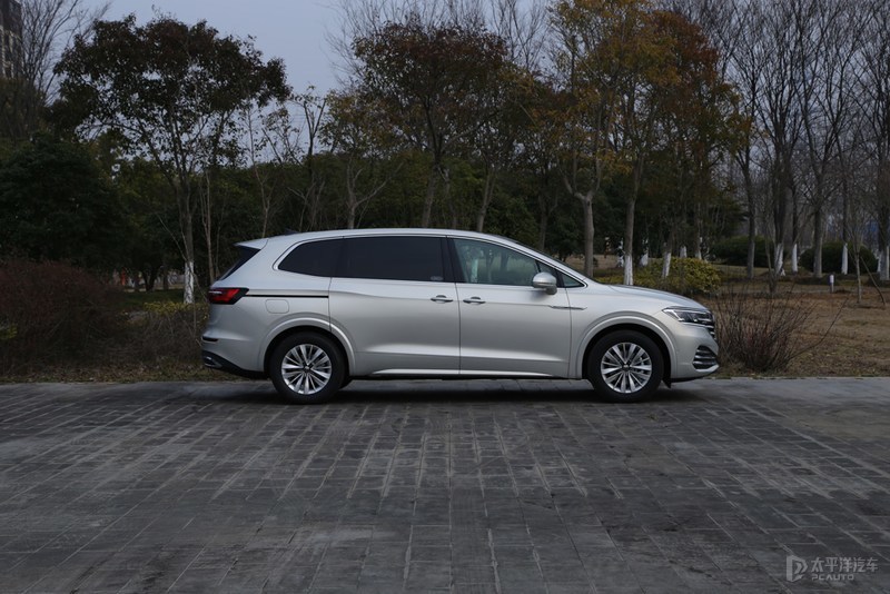 上汽大众新款威然正式上市售价28万元起