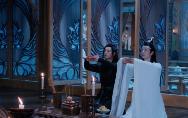 《陈情令》江氏祠堂两次跪拜,魏无羡的心情有何不同?__财经头条