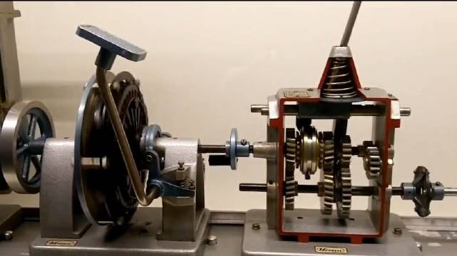 纵向布置二轴式手动变速器