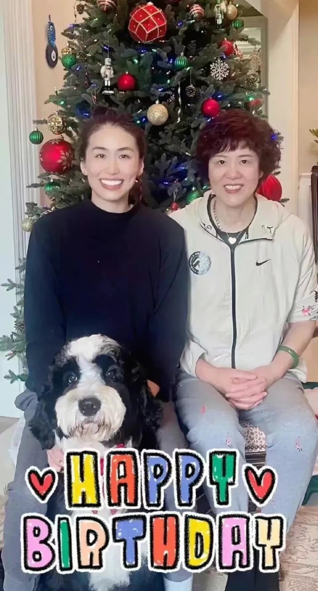 61岁郎平退休后状态佳!穿休闲装年轻不少,换了新造型颜值大变休闲区蓝鸢梦想 - Www.slyday.coM 61岁郎平退休后状态佳!穿休闲装年轻不少,换了新造型颜值大变休闲区蓝鸢梦想 - Www.slyday.coM