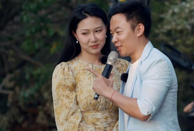 恭喜！体操奥运冠军公布求婚成功喜讯，与未婚妻在花海中甜蜜亲吻休闲区蓝鸢梦想 - Www.slyday.coM