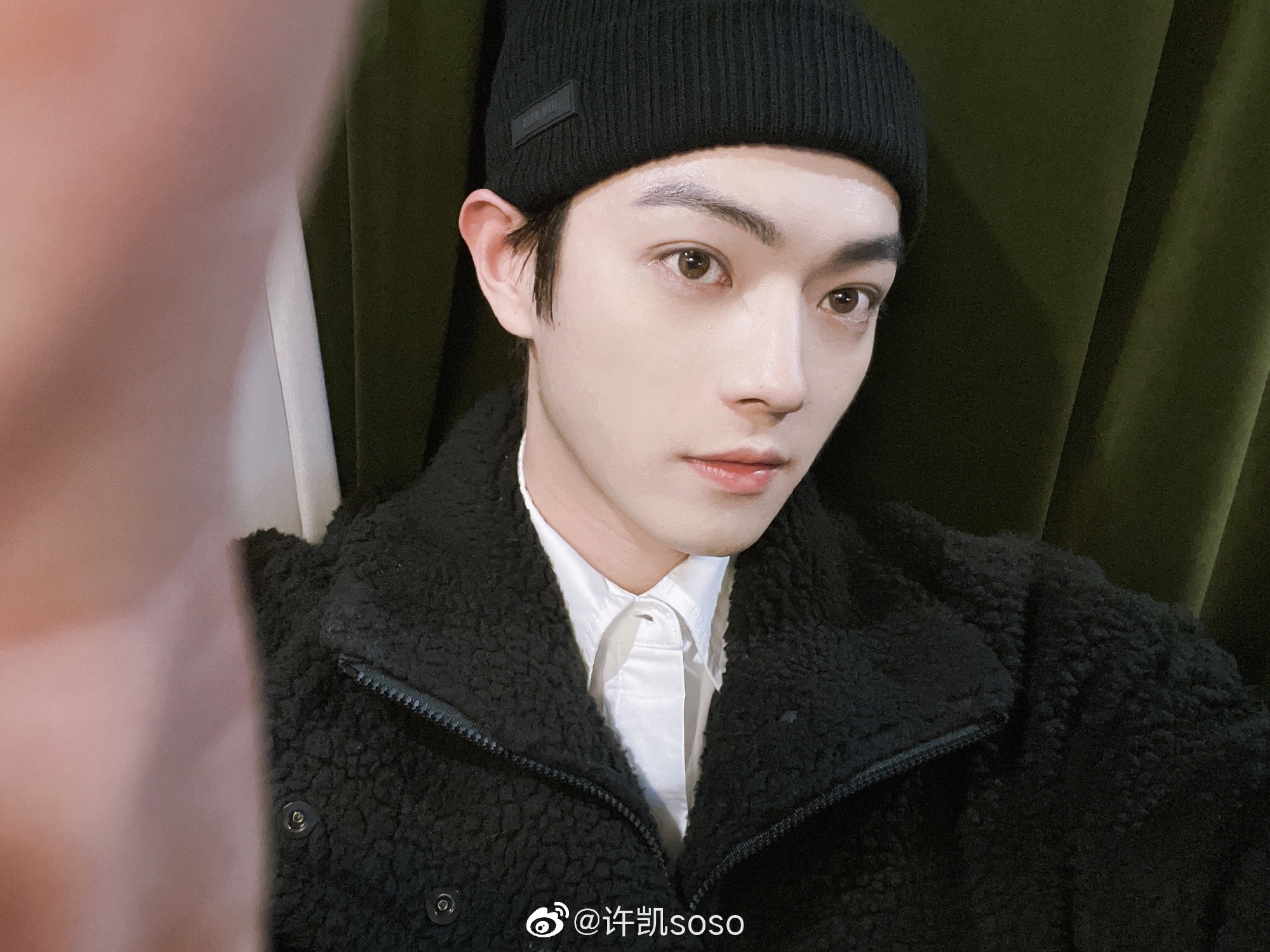 帅哥自拍谁看了不迷糊啊!随便一个角度都好绝|许凯_新浪新闻