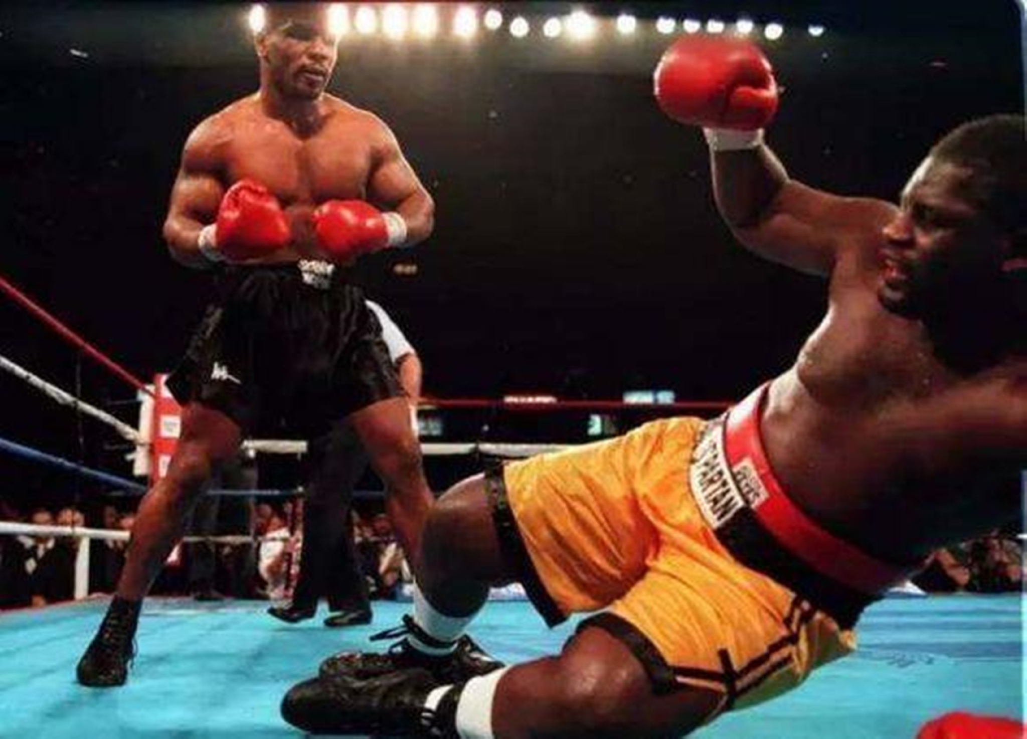 即将56岁的泰森依然强悍大腿粗壮速度奇快准备二次复出