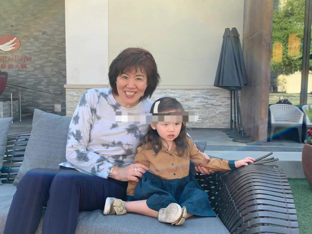 61岁郎平退休后状态佳!穿休闲装年轻不少,换了新造型颜值大变休闲区蓝鸢梦想 - Www.slyday.coM 61岁郎平退休后状态佳!穿休闲装年轻不少,换了新造型颜值大变休闲区蓝鸢梦想 - Www.slyday.coM