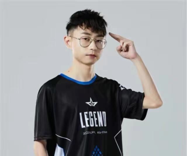 水晶哥坐镇联盟键盘侠预测本赛季mvp结果出人意料