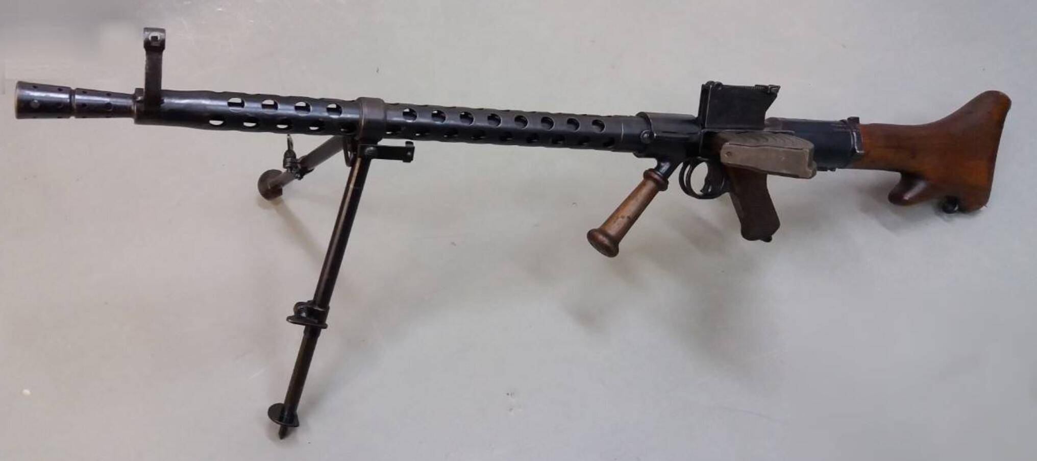 步兵的噩梦当年世界一流的mg30轻机枪有多霸道