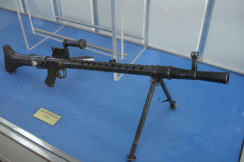 步兵的噩梦当年世界一流的mg30轻机枪有多霸道