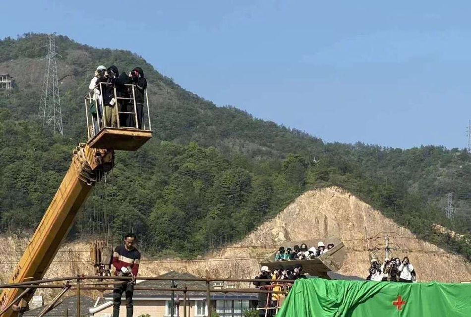 代拍、路透、偷拍干扰拍摄,《玉骨遥》剧组发声明,呼吁抵制!休闲区蓝鸢梦想 - Www.slyday.coM 代拍、路透、偷拍干扰拍摄,《玉骨遥》剧组发声明,呼吁抵制!休闲区蓝鸢梦想 - Www.slyday.coM