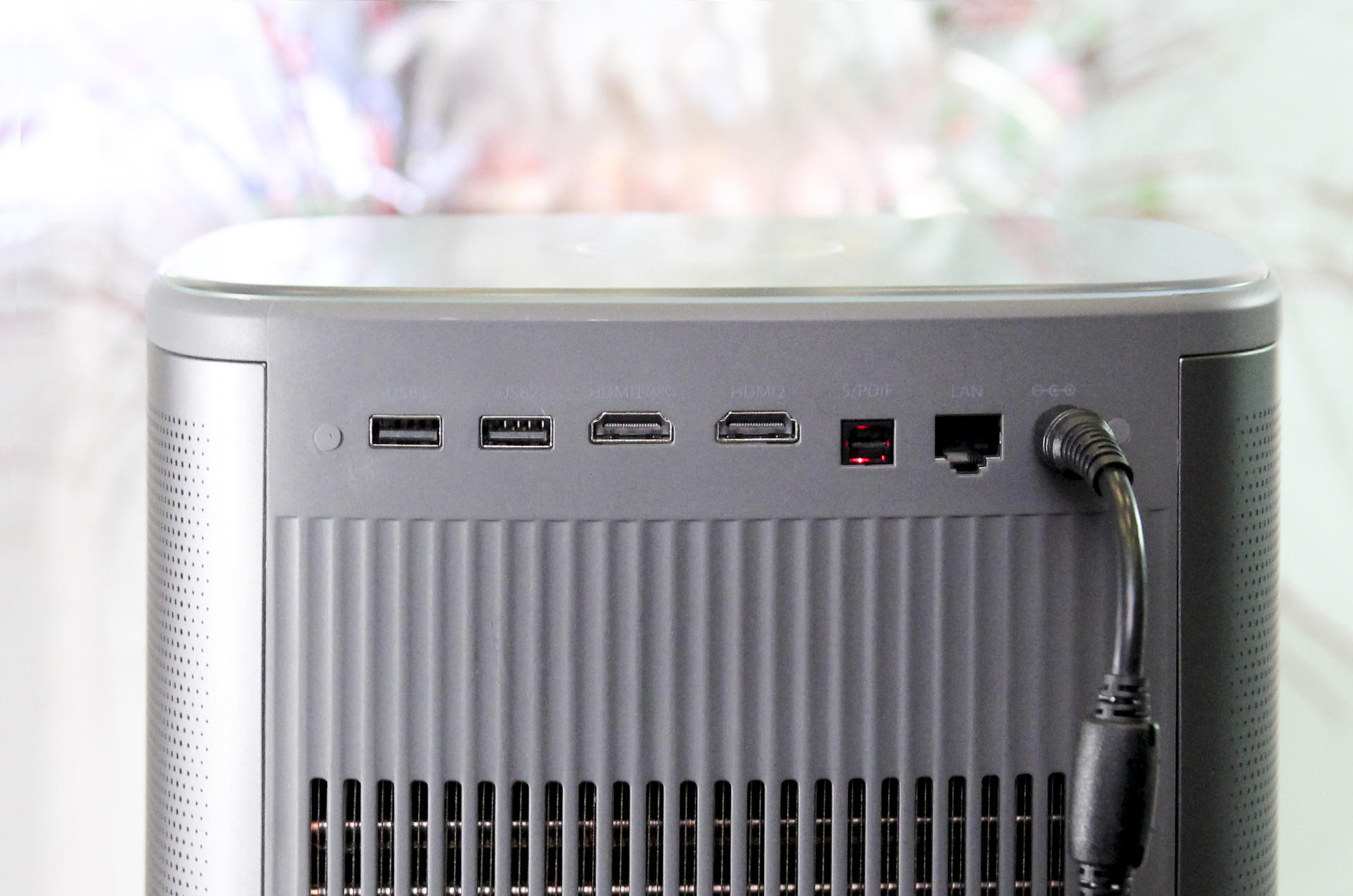 坚果j10s评测徕卡全力调校丹拿音质120英寸幕布还是买小了