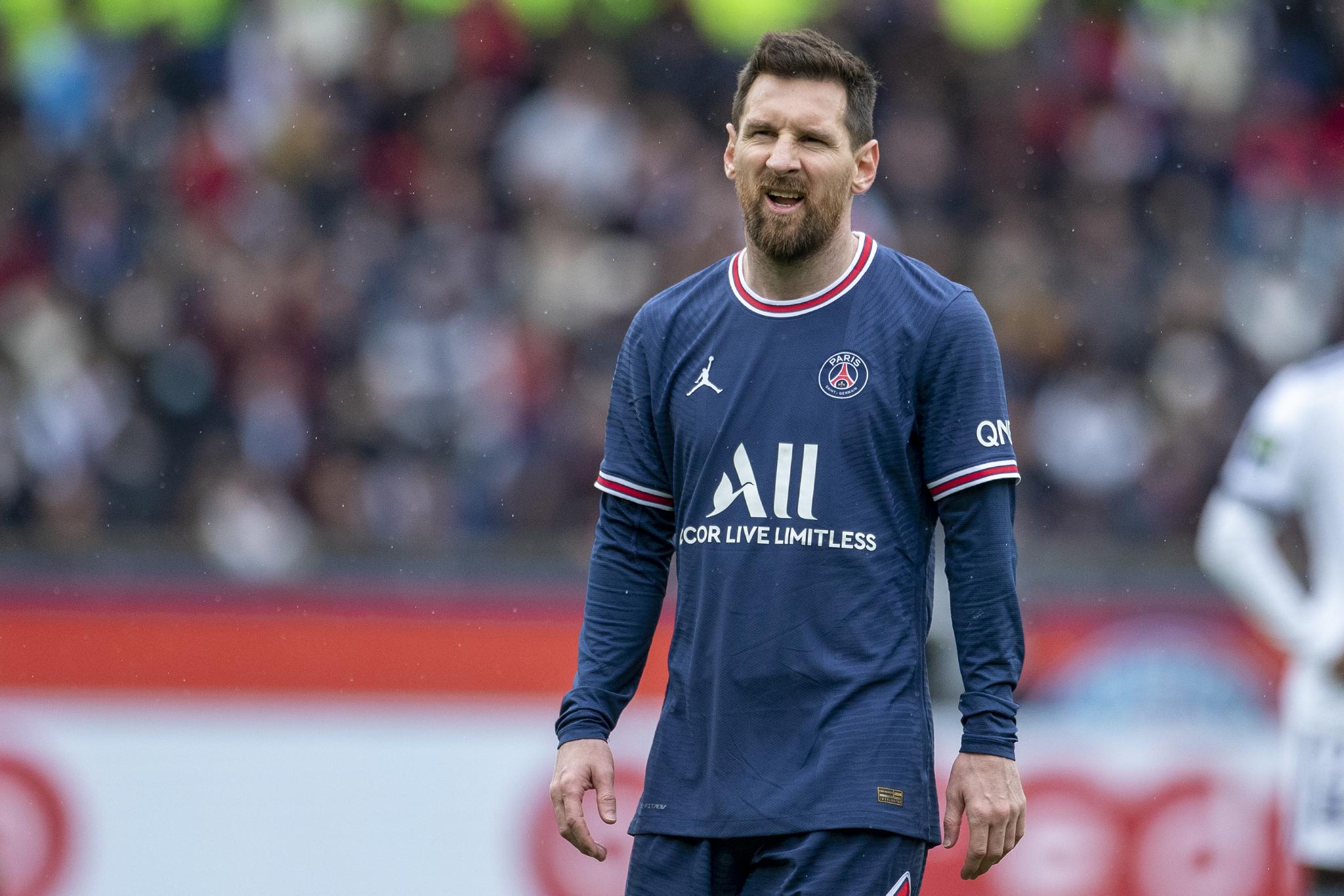 满场嘘声梅西内马尔遭巴黎球迷倒戈夏天他们集体散伙